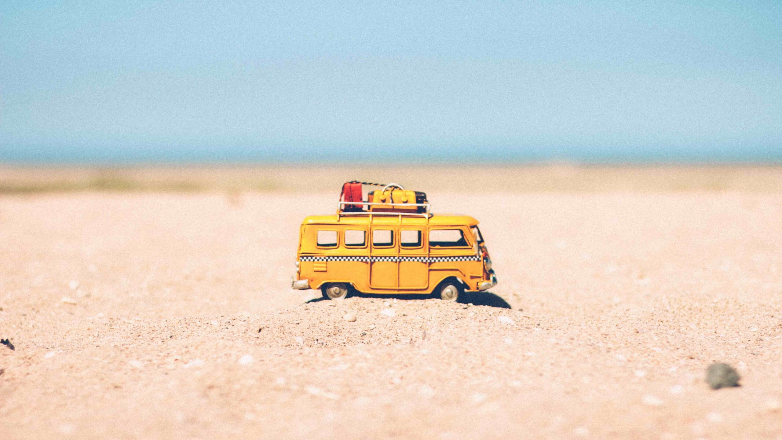 Sei situazioni irritanti e comuni che possono capitare in vacanza